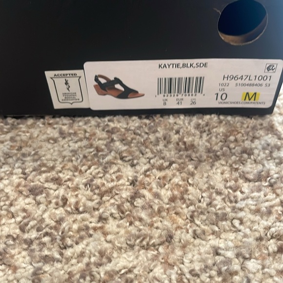 Vionic Sandals - Picture 4 of 5